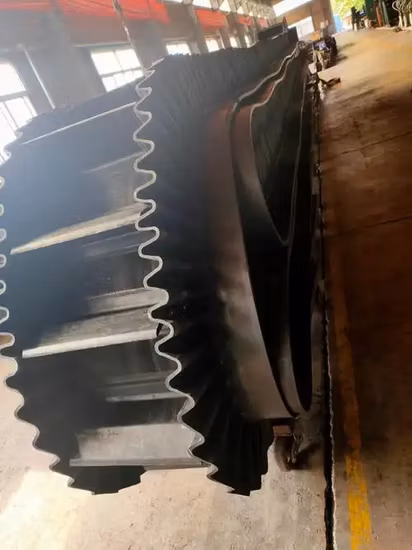 Calor industrial/desgarro/desgaste/resistente al fuego Ep Nn Ee Pn Piw Cinta transportadora de caucho de tela/Cinta transportadora de pared lateral/Cinta transportadora de malla trituradora de transmisión Chevron